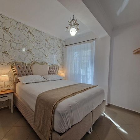 Iro Apartments Néa Péramos Exterior foto
